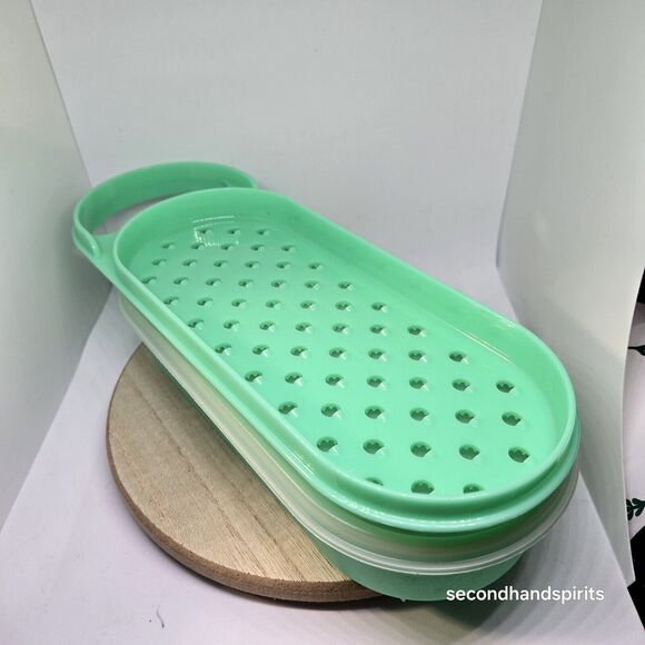 Tupperware Jade Green Container and Cheese Grater 2 cup w/Lid - Picture 1 of 3